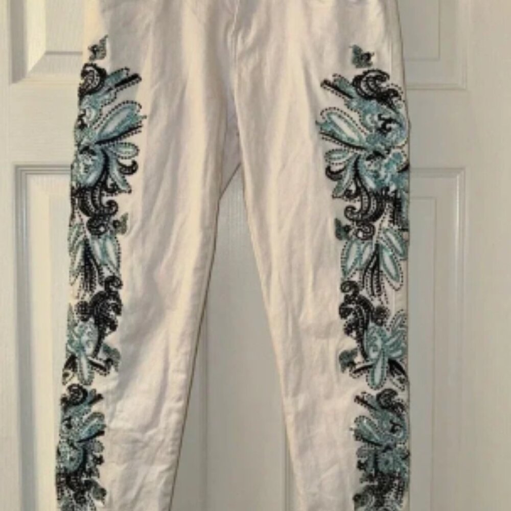 Juliette Rhinestone Capris! - Picture 3 of 6